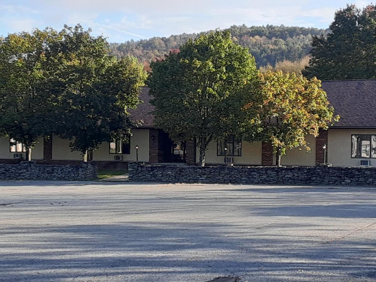 Mountain View Lodge Clifford Luaran gambar