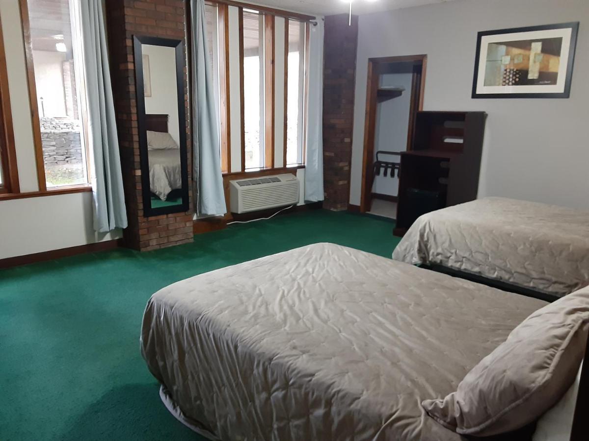 Mountain View Lodge Clifford Luaran gambar
