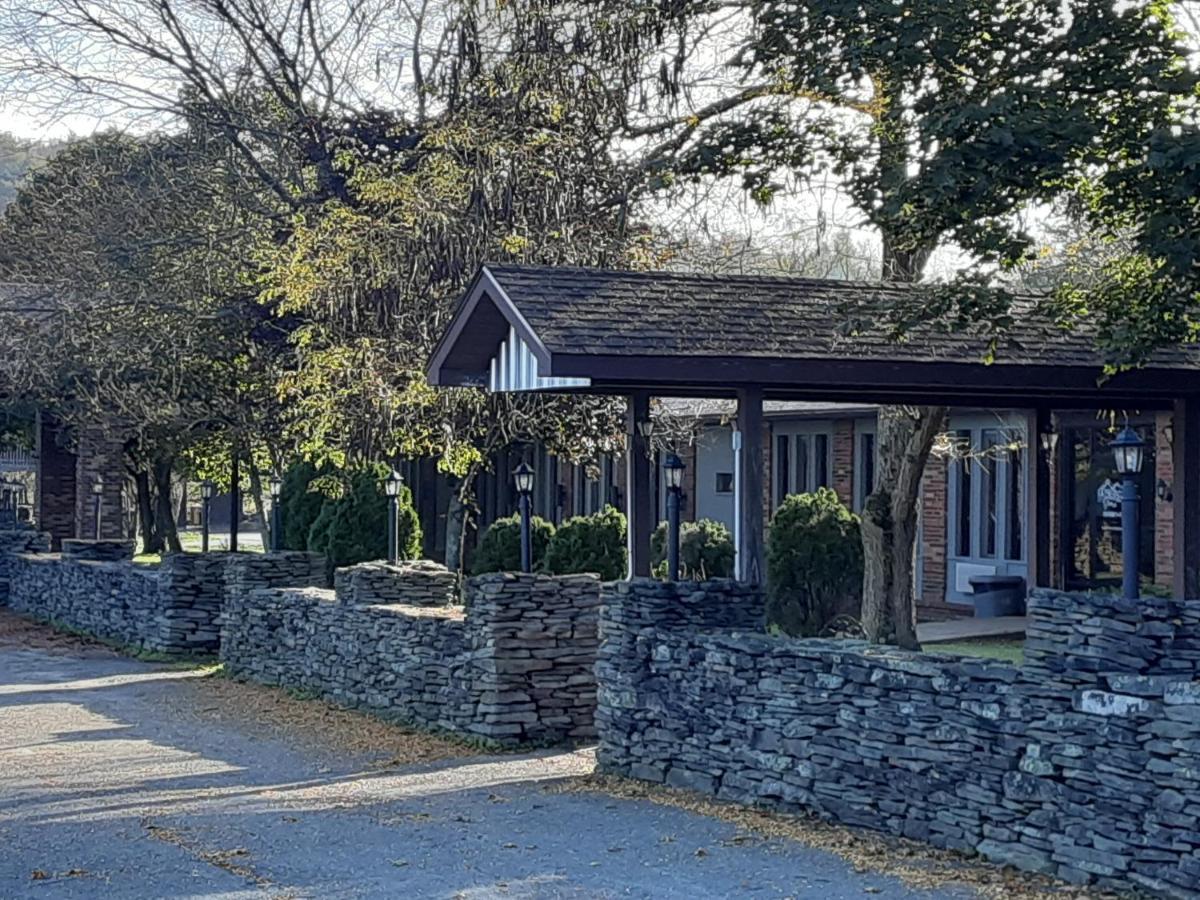 Mountain View Lodge Clifford Luaran gambar